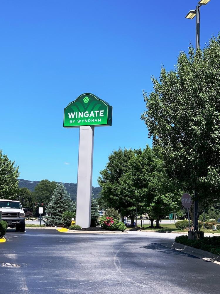 Wingate By Wyndham Fletcher At Asheville Airport Exterior photo