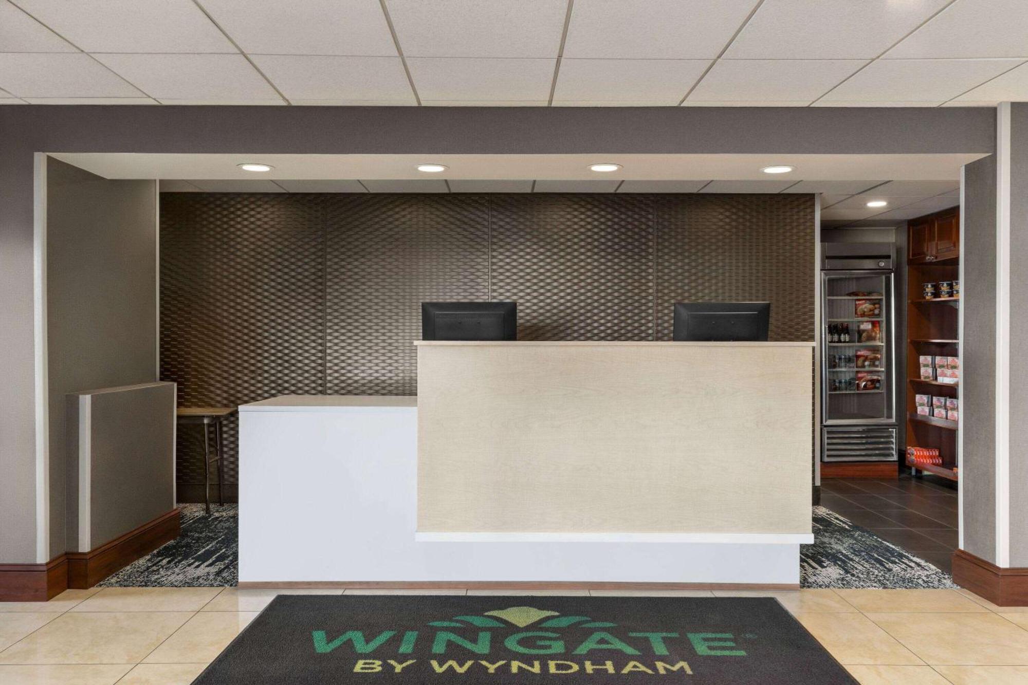 Wingate By Wyndham Fletcher At Asheville Airport Exterior photo